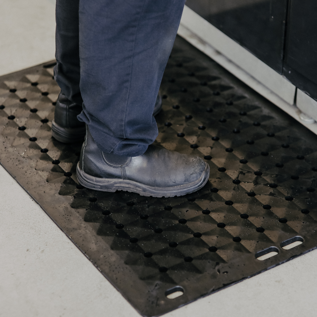 Production Mat with Drainage, 71cm x 102cm x 2cm